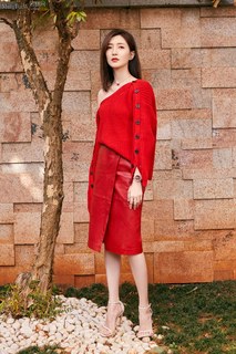 Shuying Jiang feet photo thumbnail