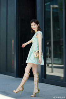 Shuying Jiang feet photo thumbnail