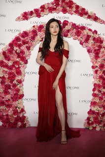 Shuying Jiang feet photo thumbnail