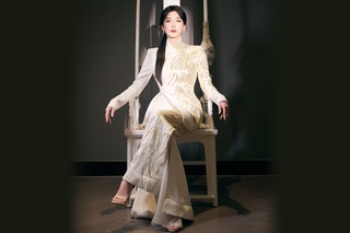 Shuying Jiang feet photo thumbnail