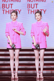 Shuying Jiang feet photo thumbnail