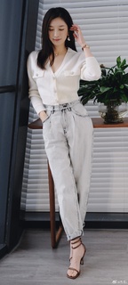 Shuying Jiang feet photo thumbnail