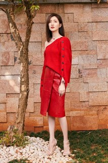 Shuying Jiang feet photo thumbnail