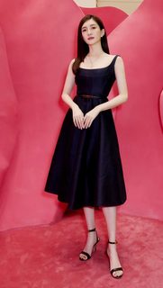 Shuying Jiang feet photo thumbnail