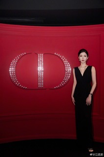 Shuying Jiang feet photo thumbnail