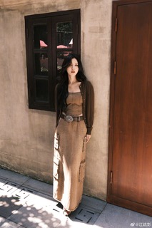 Shuying Jiang feet photo thumbnail