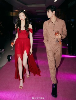 Shuying Jiang feet photo thumbnail