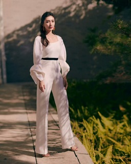 Shuying Jiang feet photo thumbnail