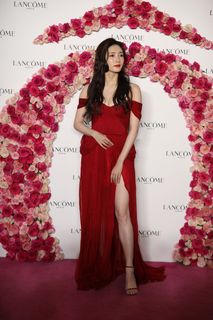 Shuying Jiang feet photo thumbnail