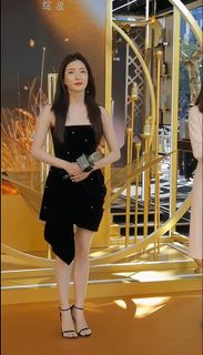 Shuying Jiang feet photo thumbnail