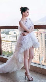 Shuying Jiang feet photo thumbnail