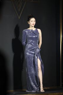 Shuying Jiang feet photo thumbnail