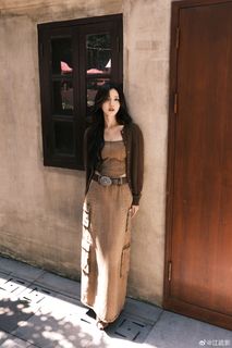 Shuying Jiang feet photo thumbnail