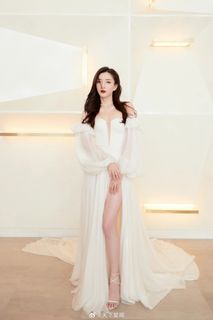 Shuying Jiang feet photo thumbnail