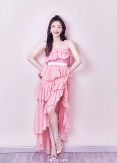 Shuying Jiang feet photo thumbnail