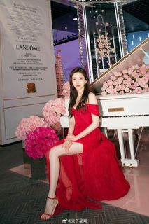 Shuying Jiang feet photo thumbnail