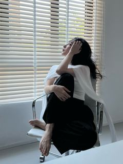 Shuying Jiang feet photo thumbnail