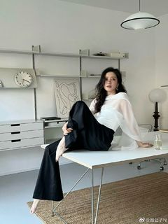 Shuying Jiang feet photo thumbnail