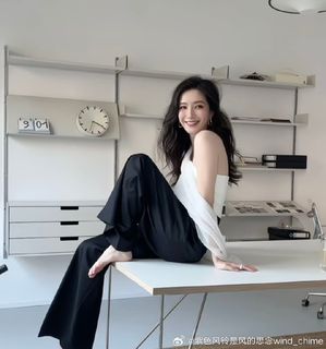 Shuying Jiang feet photo thumbnail