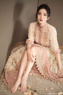 Shuying Jiang feet photo thumbnail