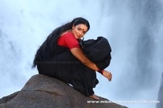 Shweta Menon feet photo thumbnail