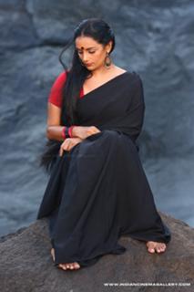 Shweta Menon feet photo thumbnail