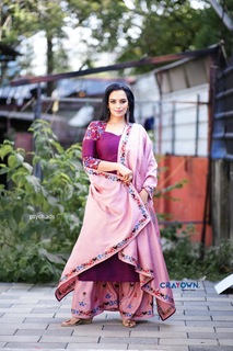 Shweta Menon feet photo thumbnail