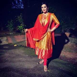Shweta Menon feet photo thumbnail