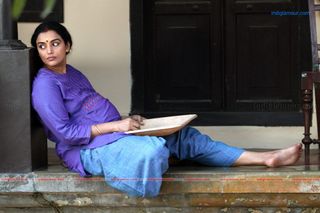 Shweta Menon feet photo thumbnail