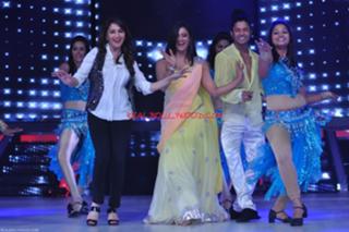 Shweta Tiwari feet photo thumbnail