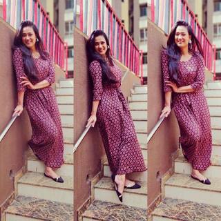 Shweta Tiwari feet photo thumbnail