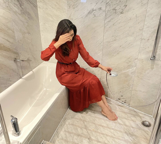 Shweta Tiwari feet photo thumbnail