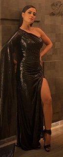 Shweta Tiwari feet photo thumbnail