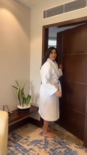 Shweta Tiwari feet photo thumbnail