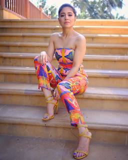 Shweta Tripathi feet photo 14