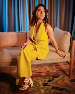 Shweta Tripathi feet photo 13