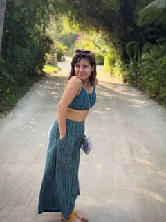 Shweta Tripathi feet photo 3