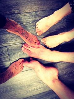 Shy'm feet photo thumbnail