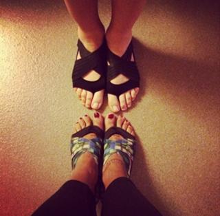 Shy'm feet photo thumbnail