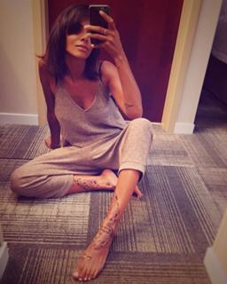 Shy'm feet photo thumbnail