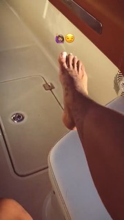 Shy'm feet photo thumbnail