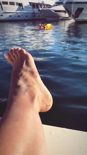 Shy'm feet photo thumbnail