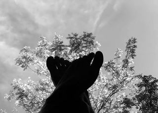 Shy'm feet photo thumbnail
