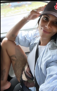 Shy'm feet photo thumbnail