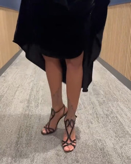Shy'm feet photo thumbnail