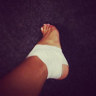 Shy'm feet photo thumbnail