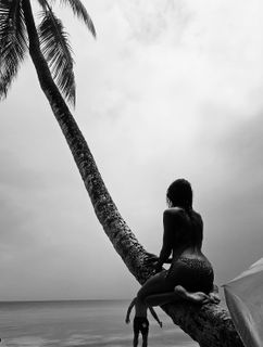Shy'm feet photo 4