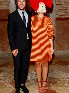 Sia feet photo thumbnail