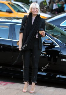 Sia feet photo thumbnail