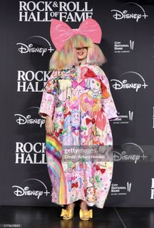 Sia feet photo thumbnail